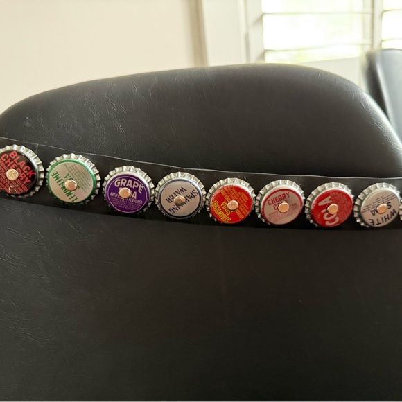 Black Bottle Cap Belt - Picture 3 of 3